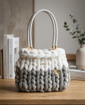 Sac à Main Artisanal "Firenze" – Dégradé Gris & Blanc en Maille XXL – Kaffè Latte