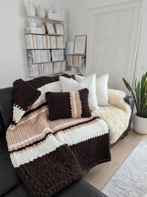 Ensemble Coordonné Couverture et Coussin en Grosse Maille - Collection Népal (Chocolat/Crème/Café))