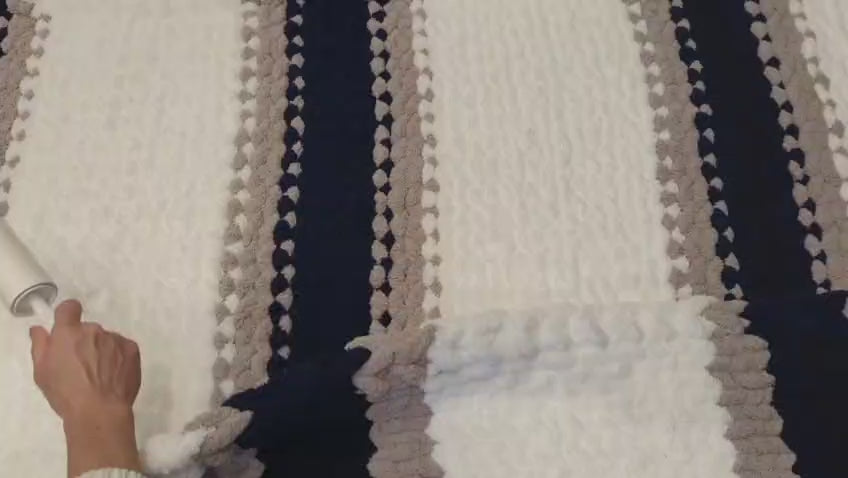 Parure Cocooning Indigo & Sable | Plaid Chunky Knit et Coussins Tressé
